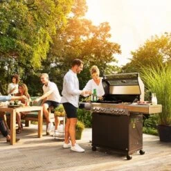Jamestown 4-Brenner Gasgrill Knox 14 Jamestown 4-Brenner Gasgrill Knox -Landmann Verkäufe 5248067 AB01 070221