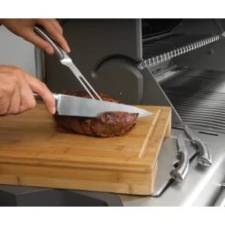 Napoleon Schneidebrett Mit 2 Edelstahl-Schalen -Landmann Verkäufe et cutting board in use 03