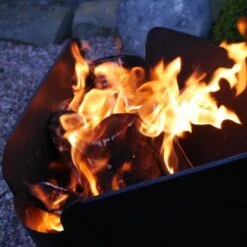 VASNER Merive M2 Feuerkorb Mittelhoch Abgerundet Schwarz -Landmann Verkäufe sign garten terrasse mood7